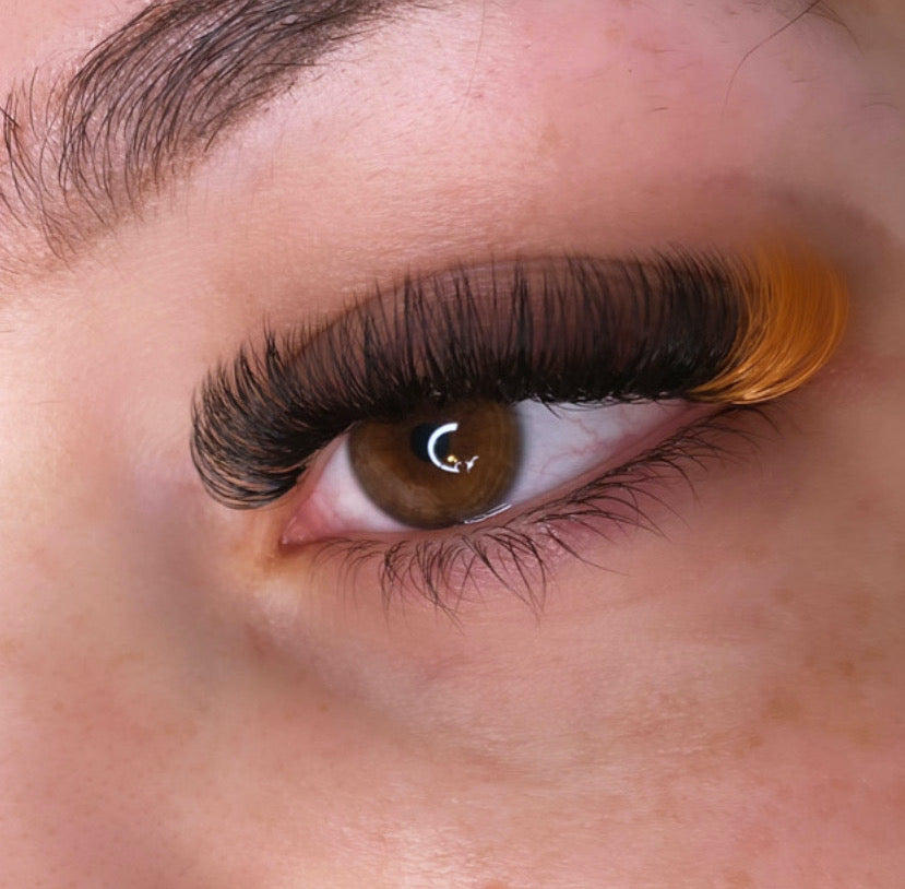 Farver i lashes? Er det kommet for at blive?